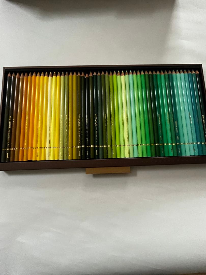 三菱鉛筆ユニカラー240色セットリミテッドエディション限定生産品