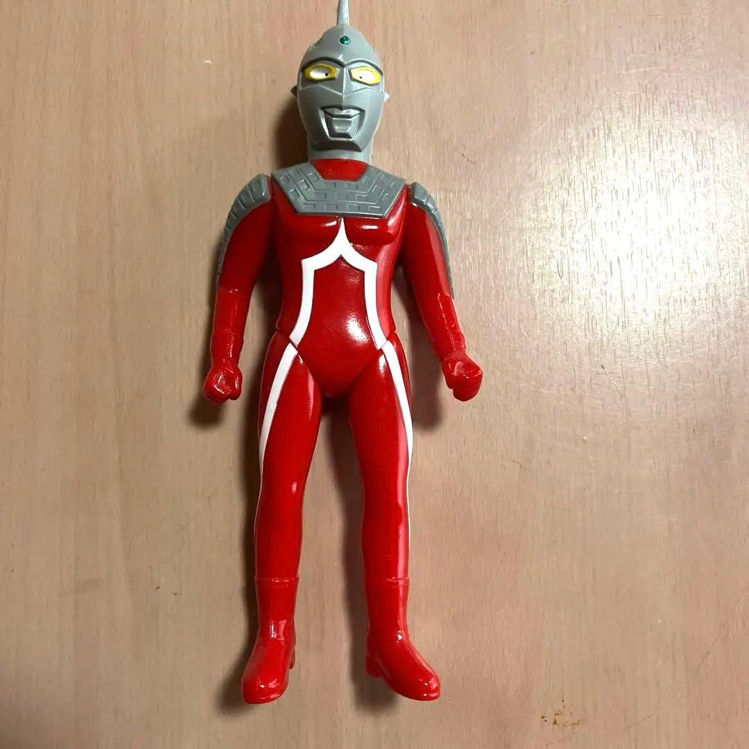 ⭐️希少・美品⭐️ウルトラセブン　フィギュア　2002 円谷　ソフビ