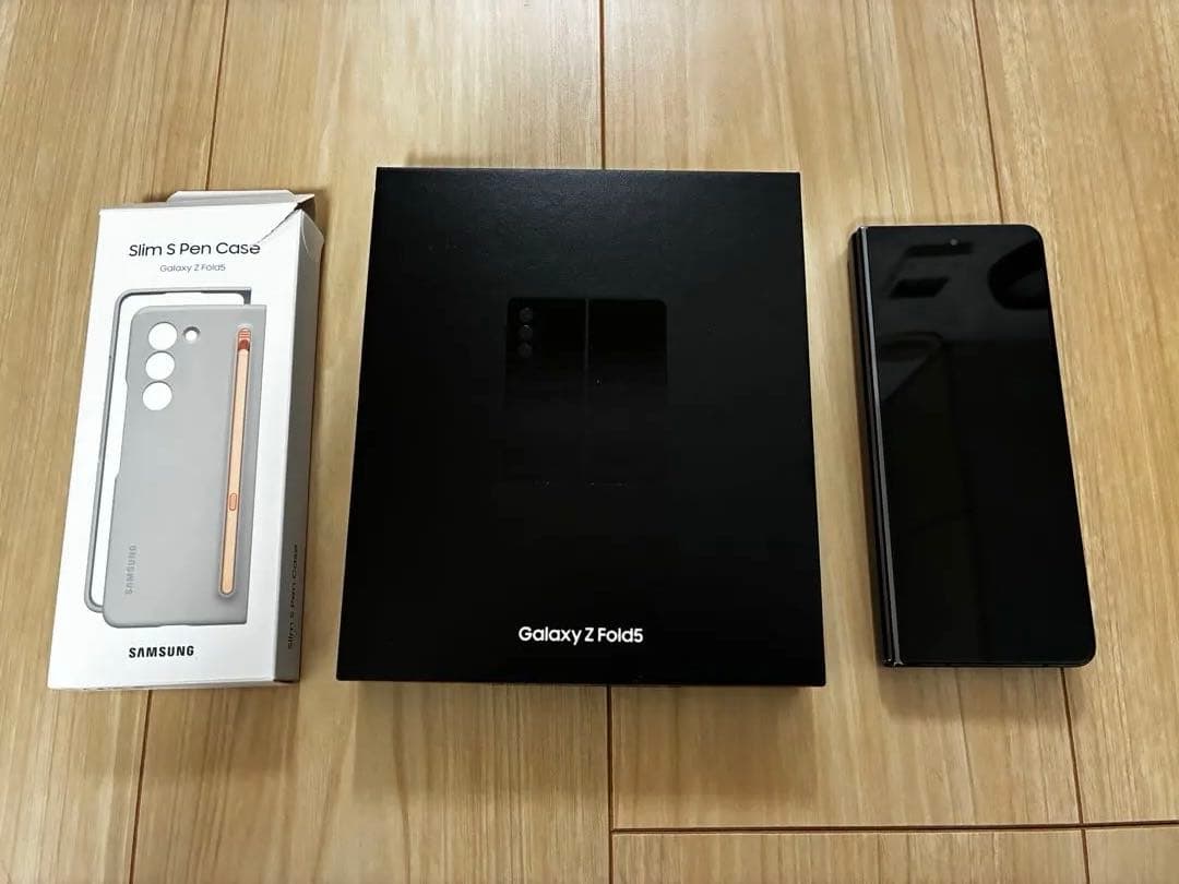 にこ　Galaxy Z Fold5 256GB au版 Phantom