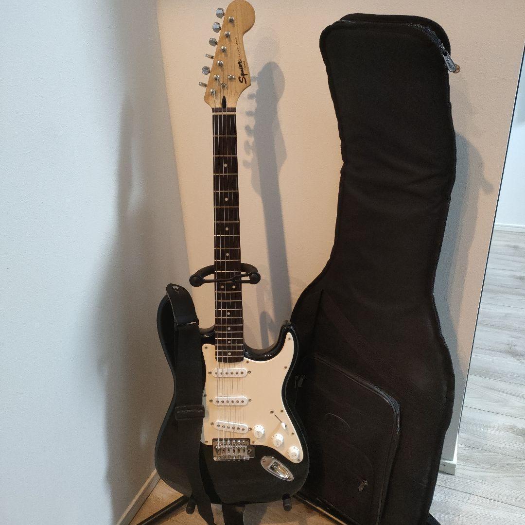 Squier ストラトキャスター ブラック ギターケース付き