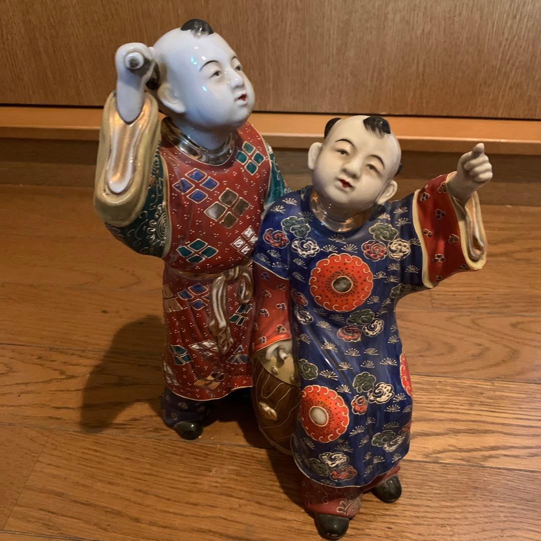 伝統的な日本の陶器人形　九谷焼