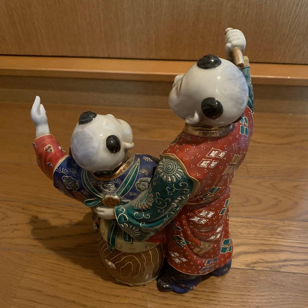 伝統的な日本の陶器人形　九谷焼