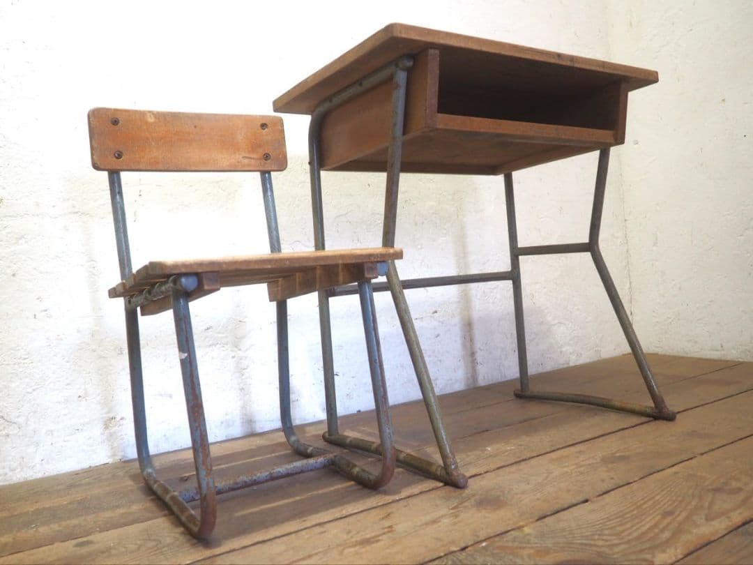 1241　ヴィンテージ　古い木と鉄のテーブルとイスのセット　机　デスク　レトロ