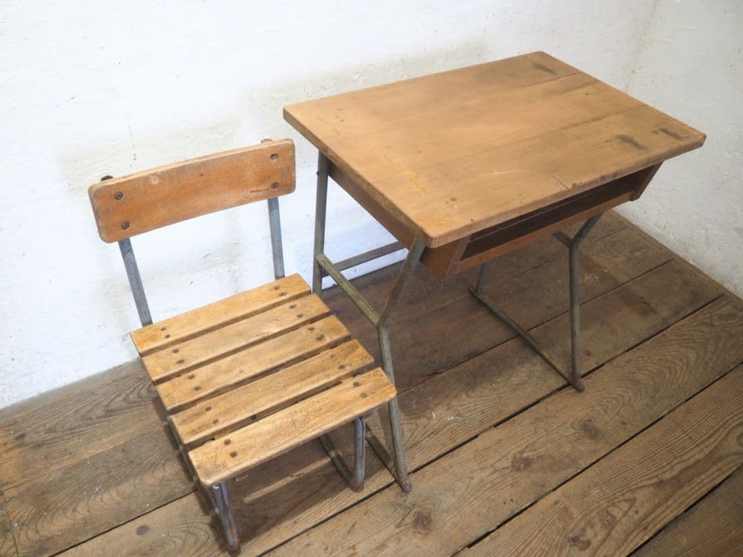 1241　ヴィンテージ　古い木と鉄のテーブルとイスのセット　机　デスク　レトロ