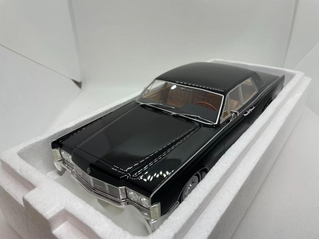 102-024 BOS 1/18 リンカーン Continental ブラック
