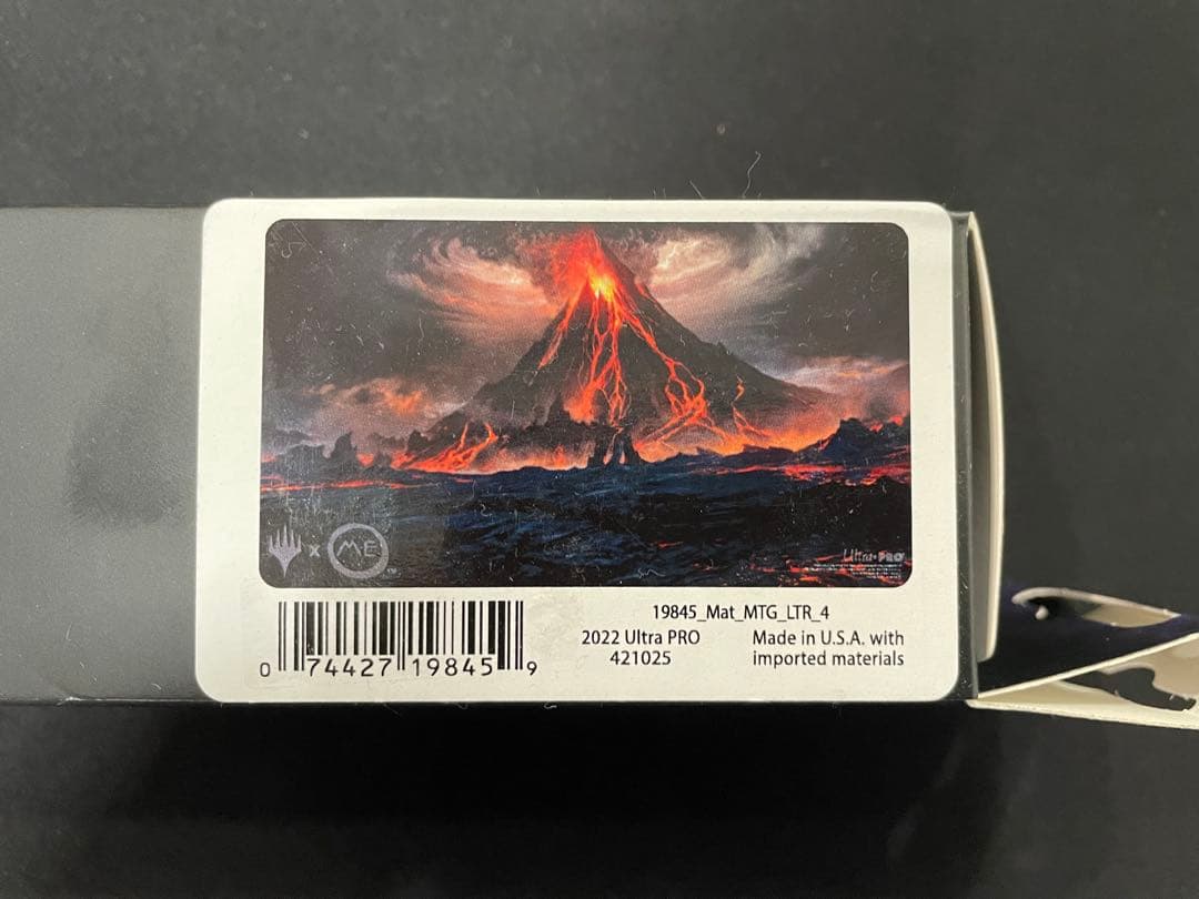 MTG プレイマット 指輪物語　滅びの山　未開封