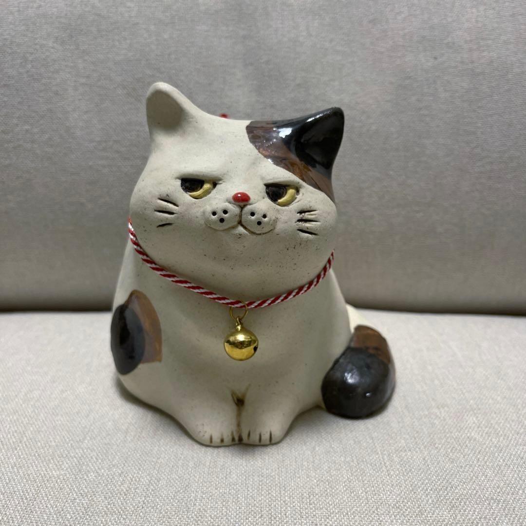 布施猫　布施猫笑店　猫　ねこ　cat 陶器製　猫の置物 鈴付き
