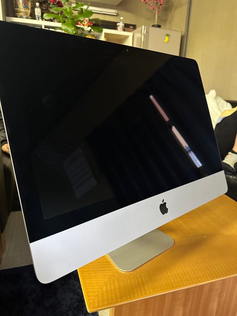 Apple iMac Retina 4K 21.5インチ (2017)