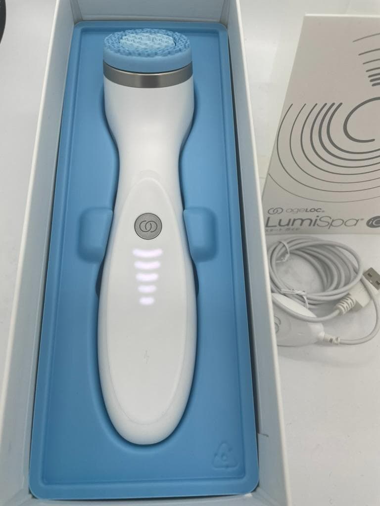 ニュースキン　ageLOC®︎ ルミスパ io アクセント付