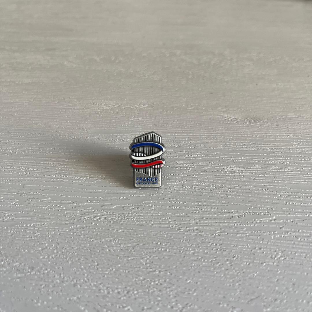フランス館 ピンバッジ