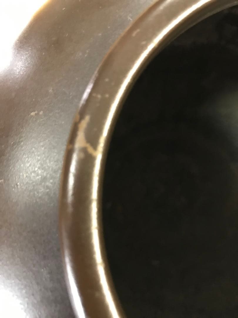 銅製:からす瓜模様丸形花器　　(一鳳 作)