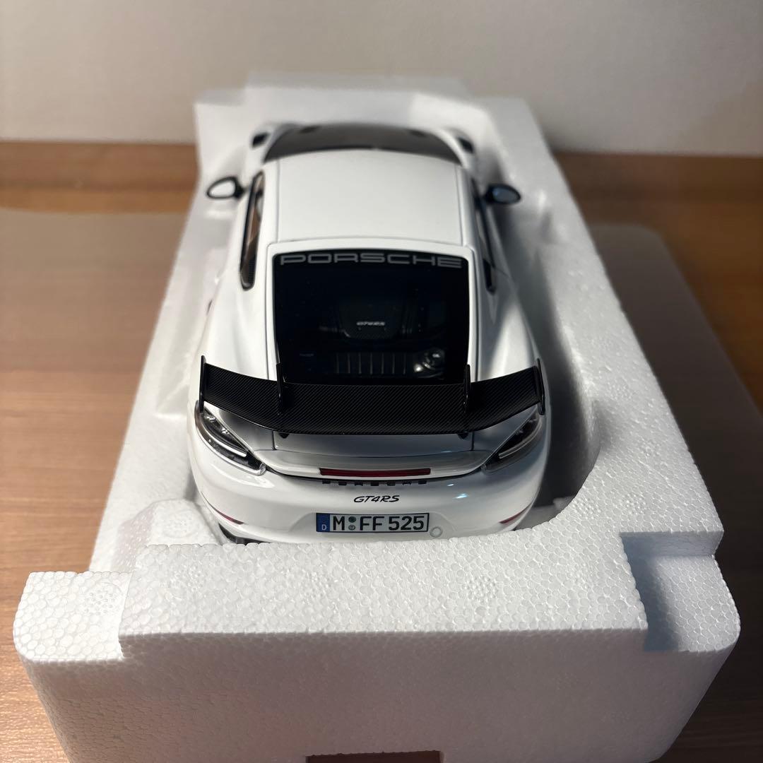 ノレブ　ポルシェ 718 ケイマン GT4 RS 1/18 ミニカー ホワイト