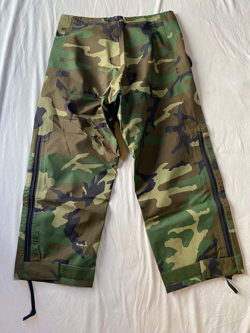 新品未使用　米軍放出品　ECWCS GORE-texオーバパンツ　カモフラージュ