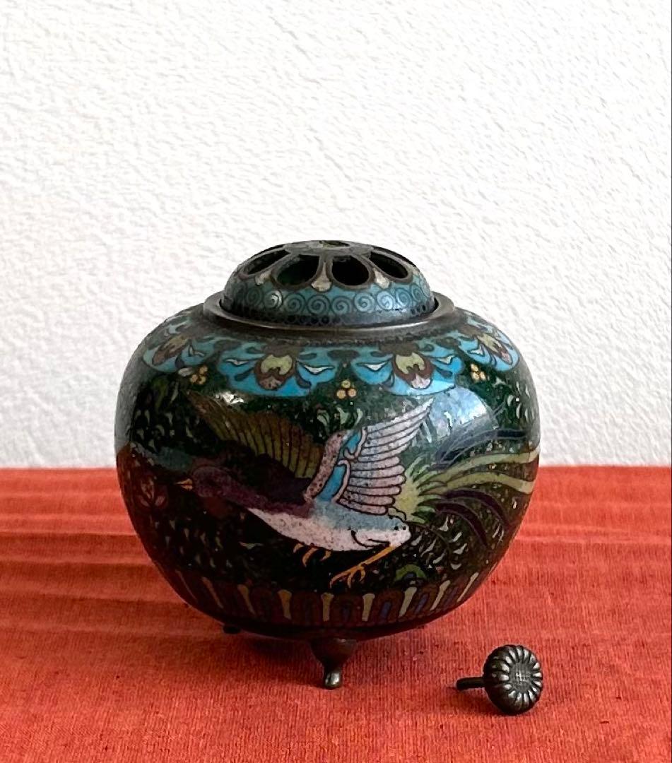 香炉 鳳凰蝶草花文・菊文三つ足有線七宝香炉 香道具 御茶道具 明治時代から伝わる