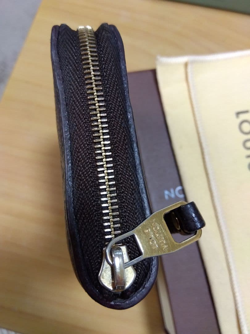 ヴィトン ジッピーパース ケース