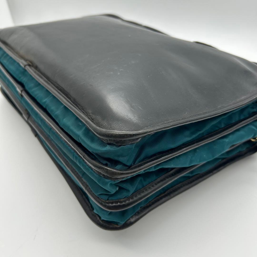 定価12.1万円　フェリージ　ビジネスバッグ　アコーディオン　レザー　三室　廃盤