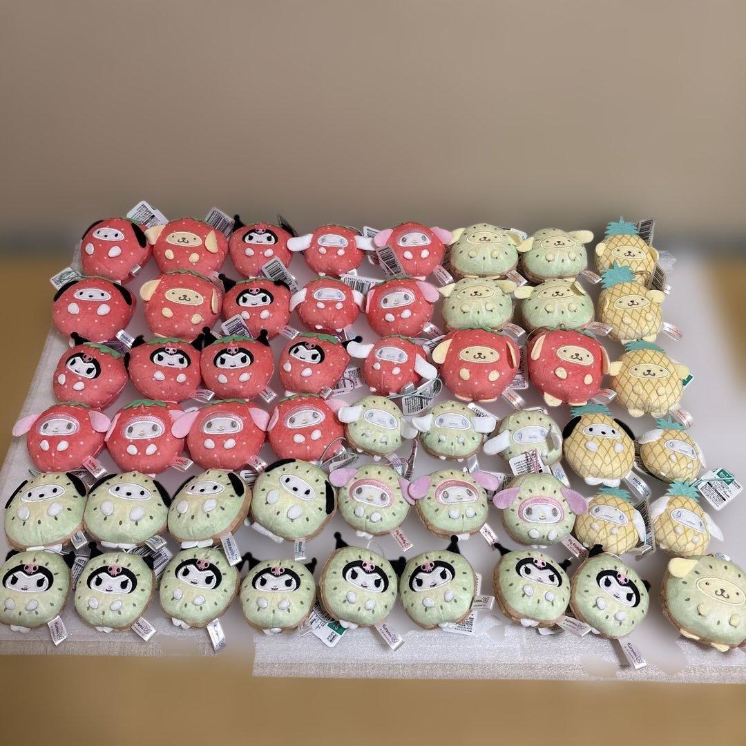 サンリオ　着ぐるみマスコット　イチゴ　キュウイ　パイナップル　51個セット