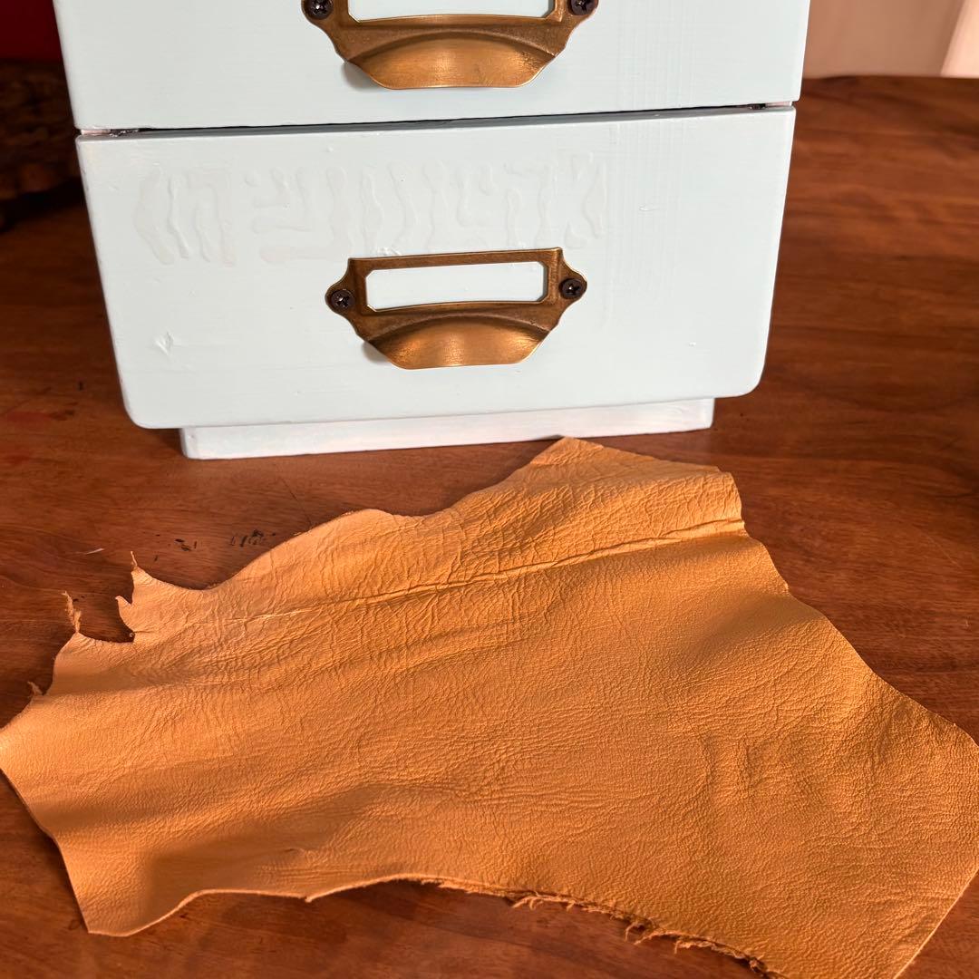 「フレンチヴィンテージ3段小引き出し｜1950年代×ナチュラルレザー付き」