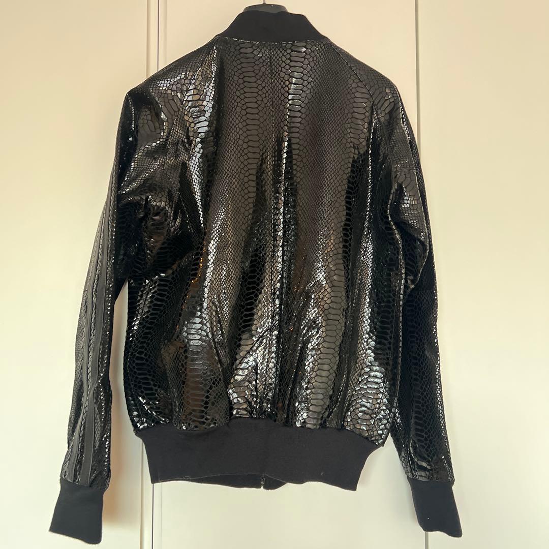 【TOM Chan】レザージャケット　パイソン型押し豚革　エナメルジップ