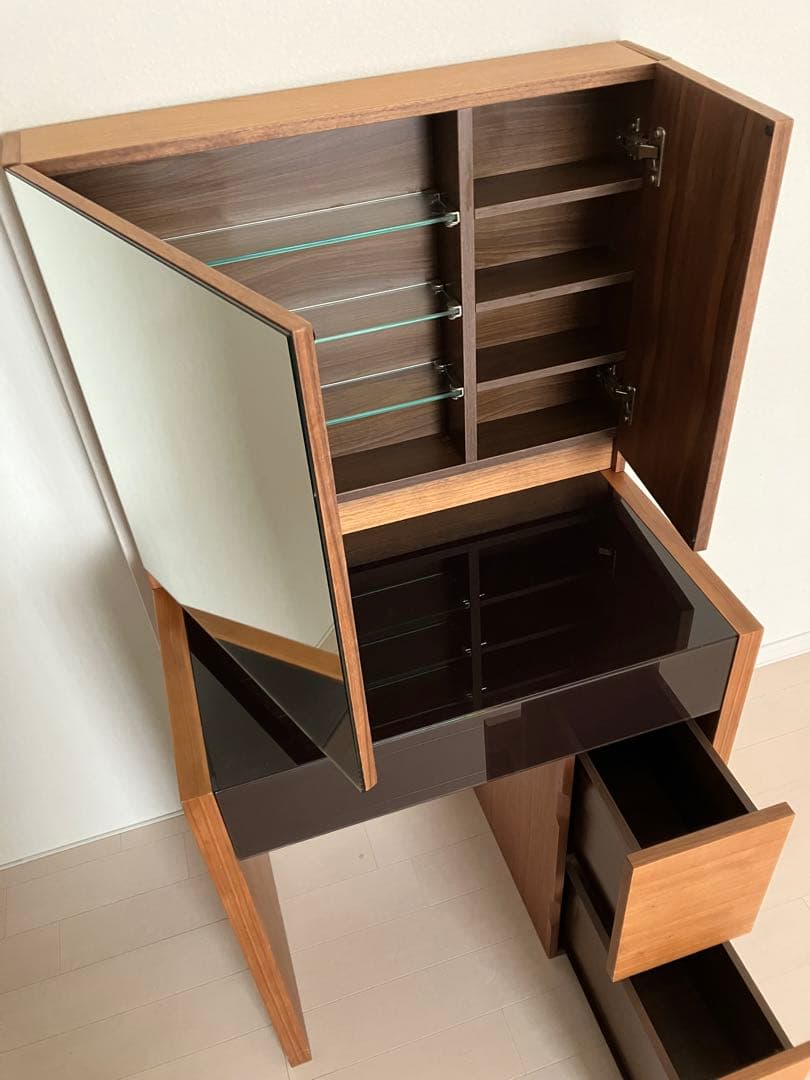 小樽 モーダエンカーサ ドレッサー 天然木 ガラス