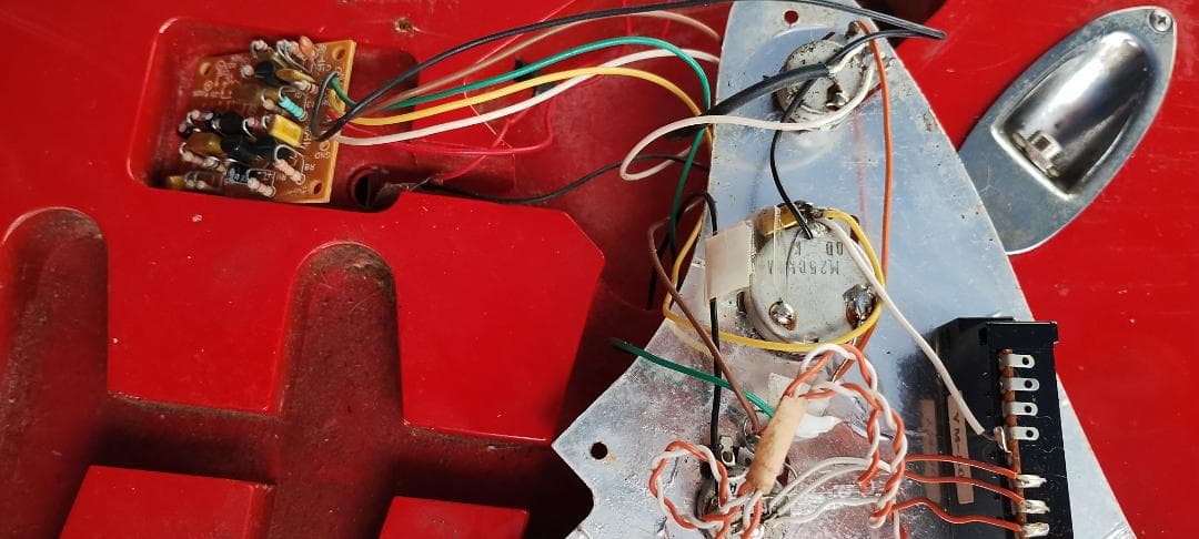 フェンダージャパン　レースセンサー付きストラト