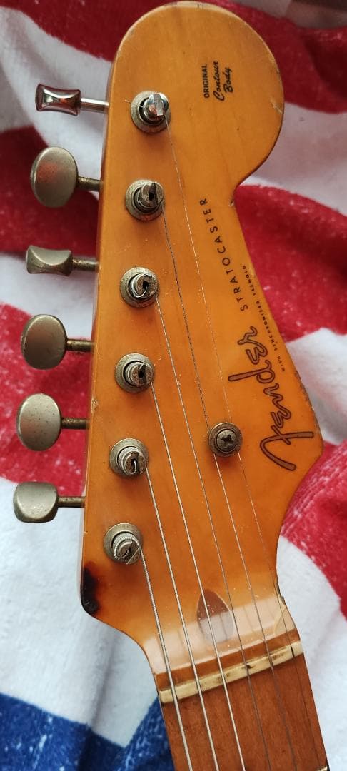 フェンダージャパン　レースセンサー付きストラト