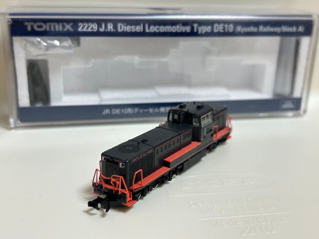 TOMIX 2229 DE10形　ディーゼル機関車　九州黒色塗装A