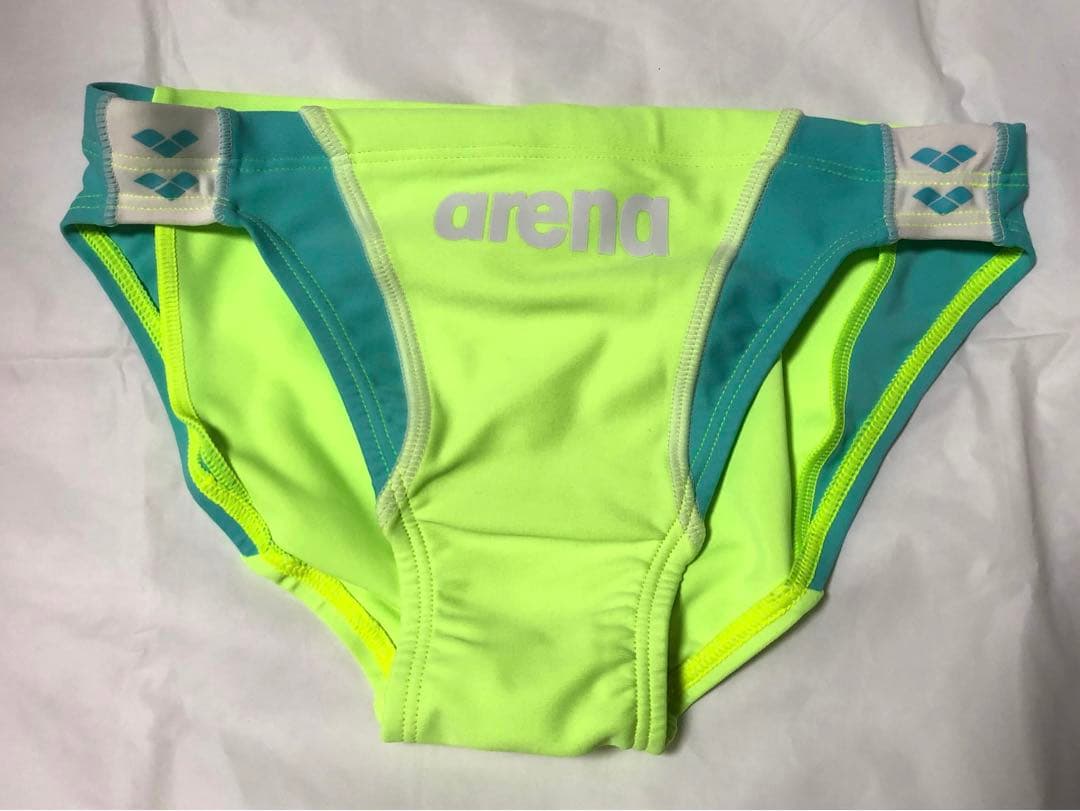 【新品未使用】ARENA 競泳水着　競パン　Mサイズ　（FYMT）