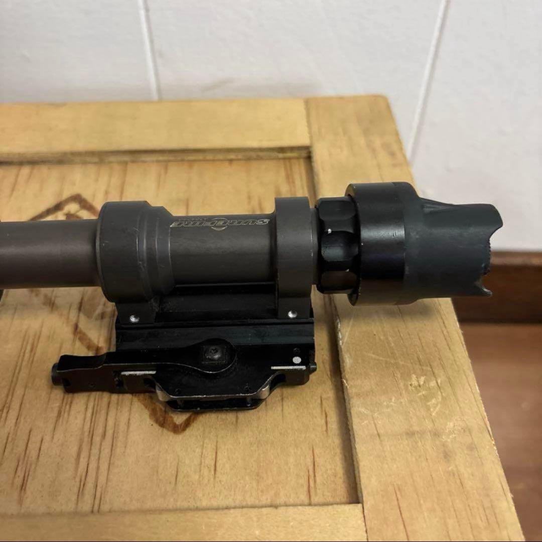 米軍実物　SUREFIRE M962 WEAPON LIGHT SYSTEM