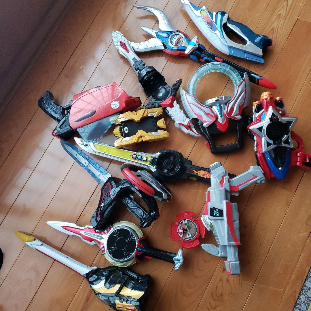 ウルトラマン　仮面ライダー　戦隊物