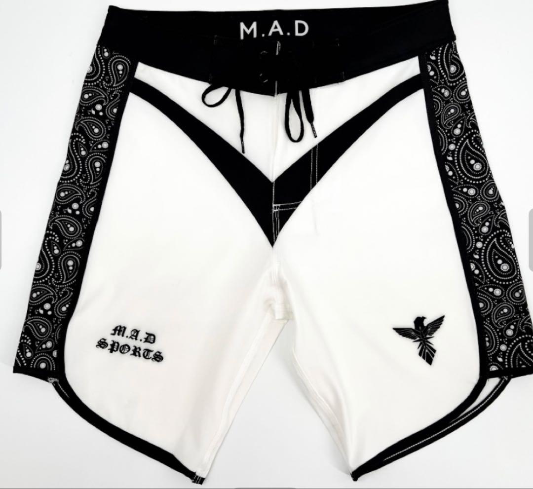 M.A.D SPORTS バンダナ柄　ボードショーツ