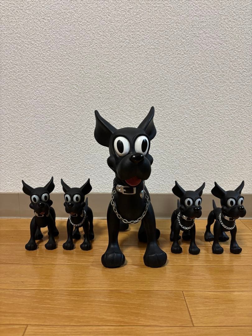 ネイバーフッド　SHADOW フィギュア　ソフビ