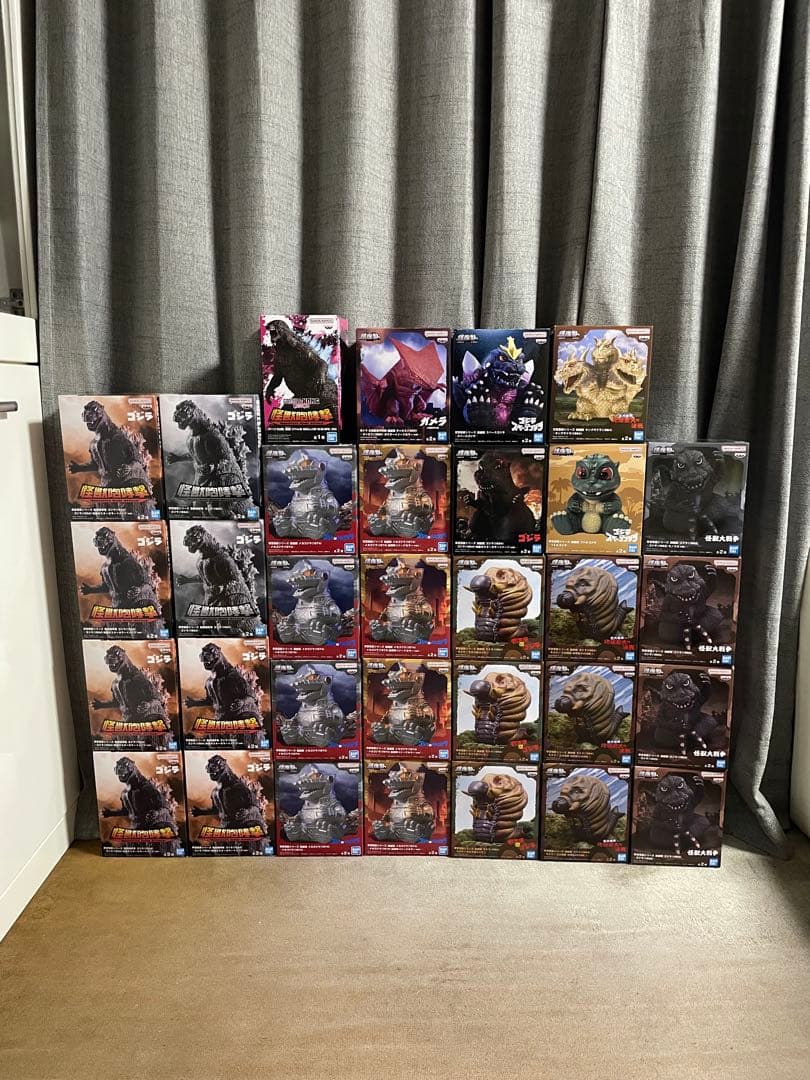 ゴジラ　フィギュア　32体　まとめ売り　鎮座獣　怪獣咆哮撃　メカゴジラ　モスラ