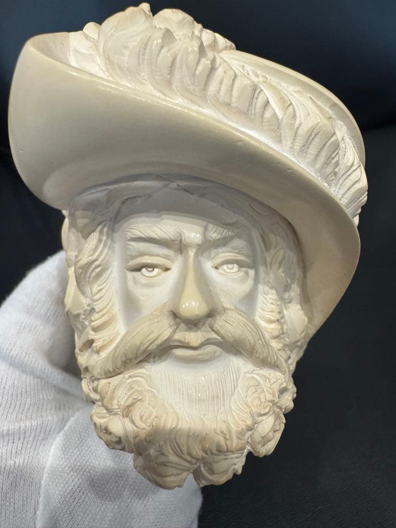 海泡石（メシャム）彫刻パイプ　人物像