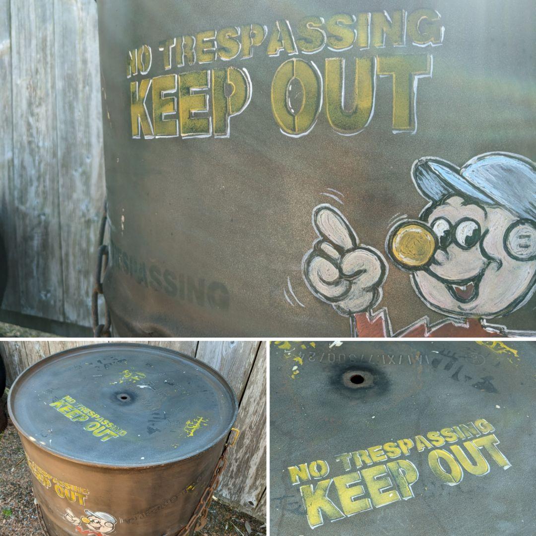 アメリカンヴィンテージなドラム缶 キープアウト 立ち入り禁止 バリケード