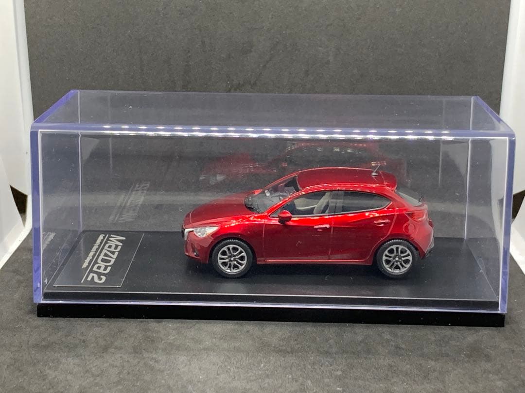 マツダ　Mazda2 1/43ミニカー ソウルレッドクリスタルメタリック