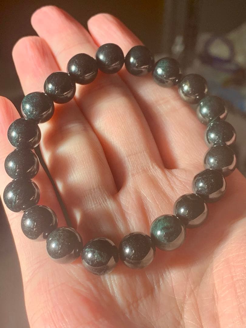 極上の糸魚川黒翡翠ブレスレット　上質黒ひすい　ヒスイ　翡翠　ヒーリング　根付