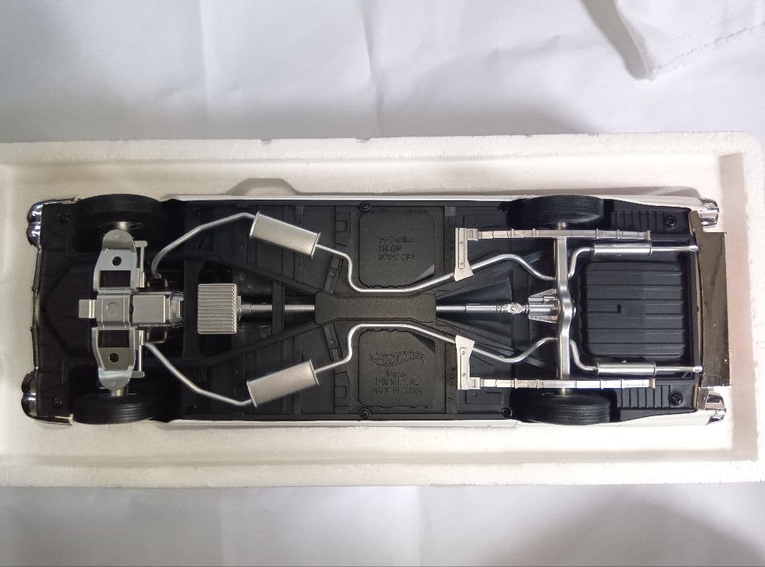 PYOMARO　Hot Wheels 1/18 Ecto-1A