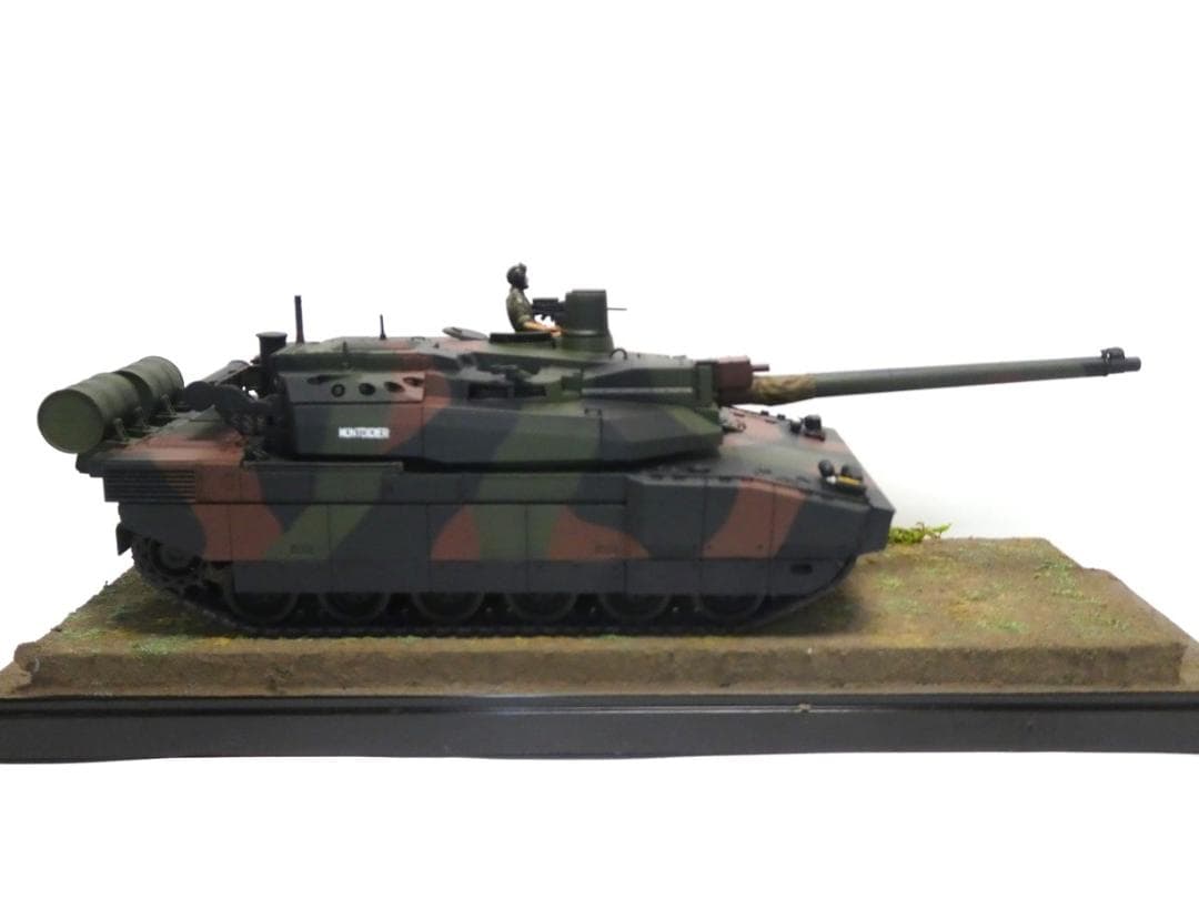 タミヤ　1/35 フランス主力戦車 ルクレール シリーズ2　完成品