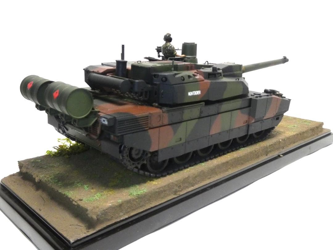 タミヤ　1/35 フランス主力戦車 ルクレール シリーズ2　完成品
