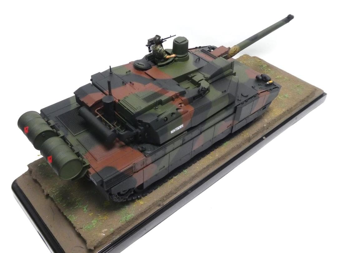 タミヤ　1/35 フランス主力戦車 ルクレール シリーズ2　完成品