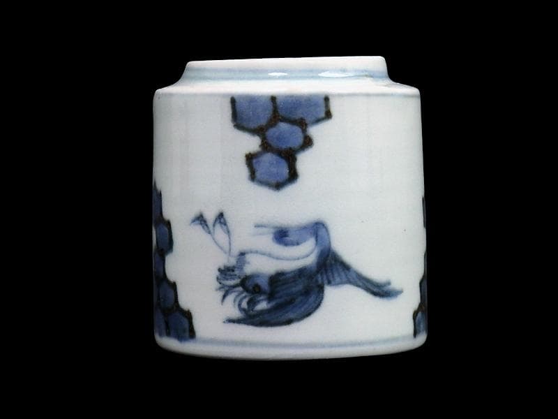 古伊万里　染付　鶴に亀甲紋の図　覗き　のぞき　猪口　E087AS-DBk