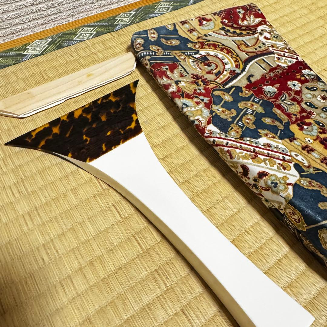 美品　津軽三味線バチ 撥 亀甲 鼈甲 べっ甲 和楽器　開き139mm