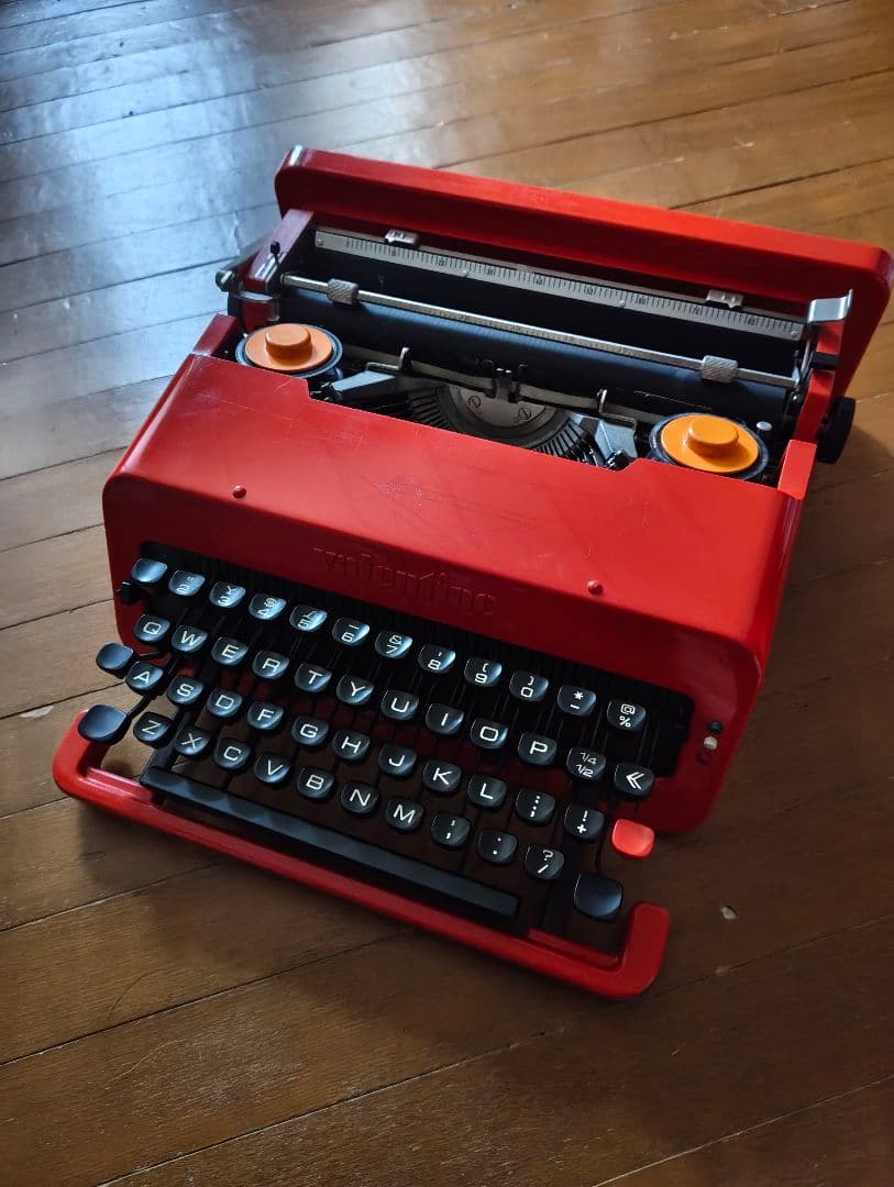 タイプライター Olivetti Valentine オリベッティ バレンタイン