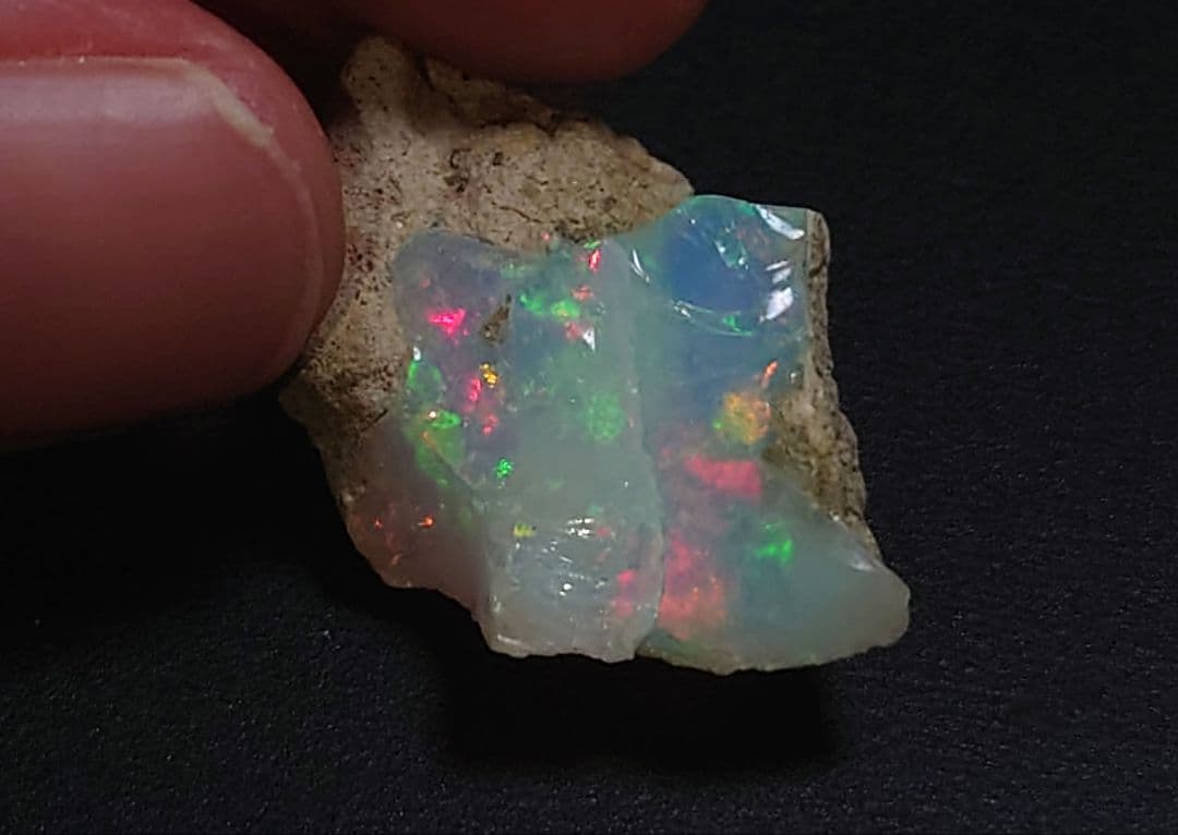エチオピアウェロ産　オパール 原石　ジュエリーグレード　鉱物標本