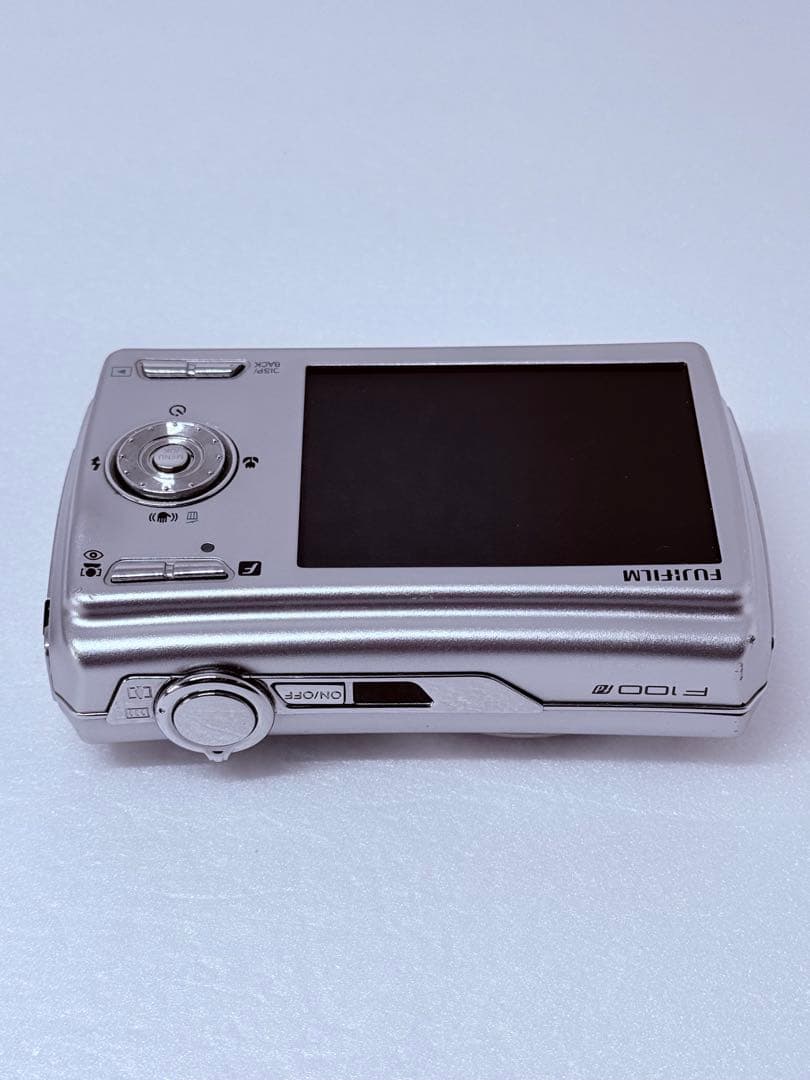 FUJIFILM FINEPIX F100fd 動作確認済 シルバー 5倍ズーム