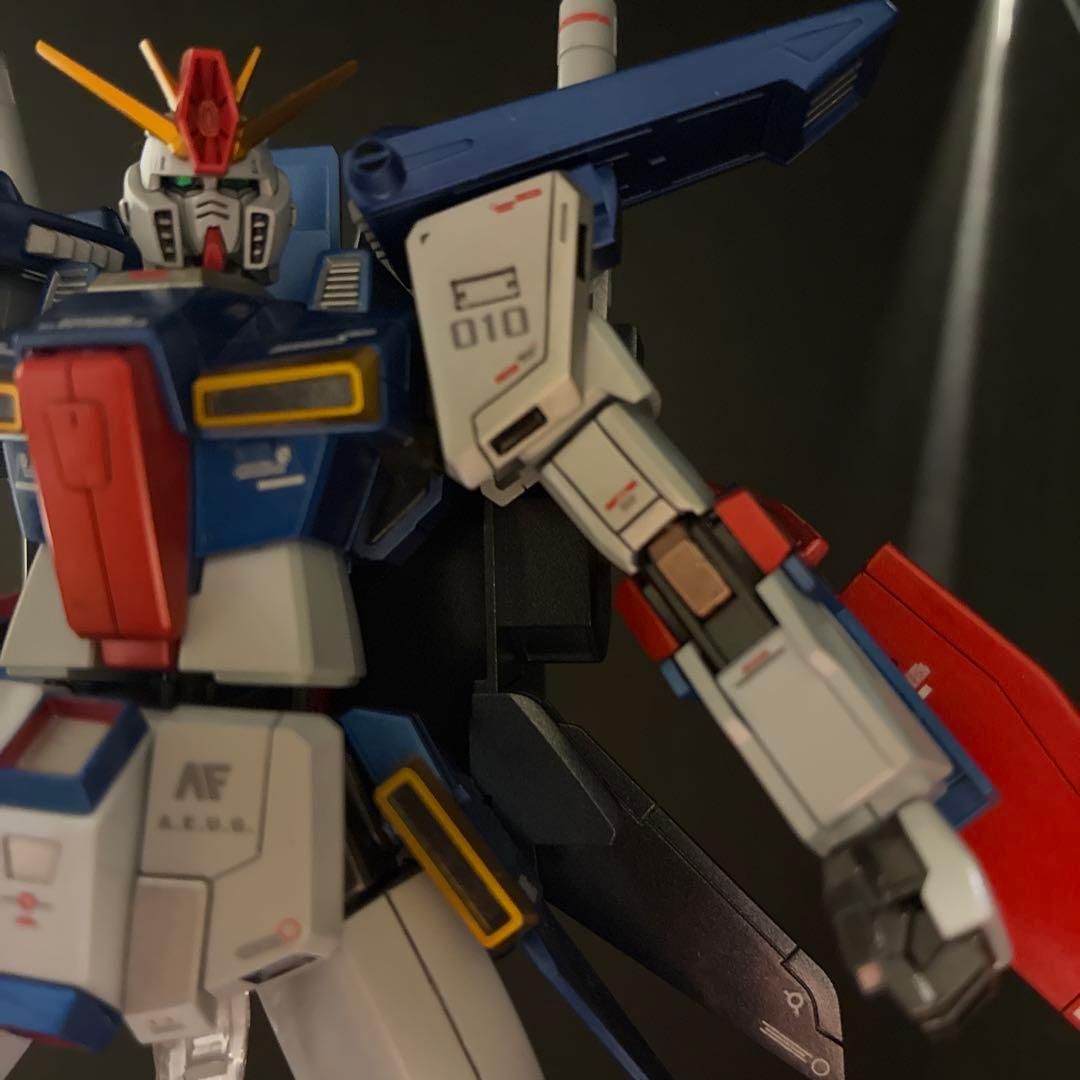 ガンプラ完成品　HG ZZガンダム全塗装スタイル改修　完成品　発光ギミック