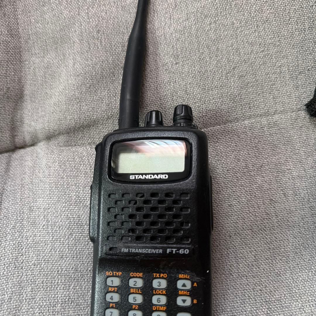 STANDARD ハンディ　アマチュア無線機 FT-60 本日限定値下げ⭐️