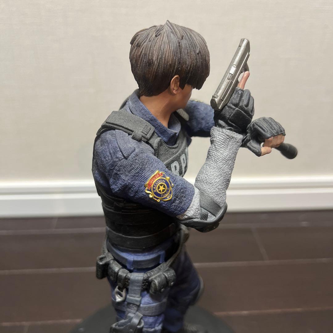 バイオハザード　レオン・S・ケネディ フィギュア
