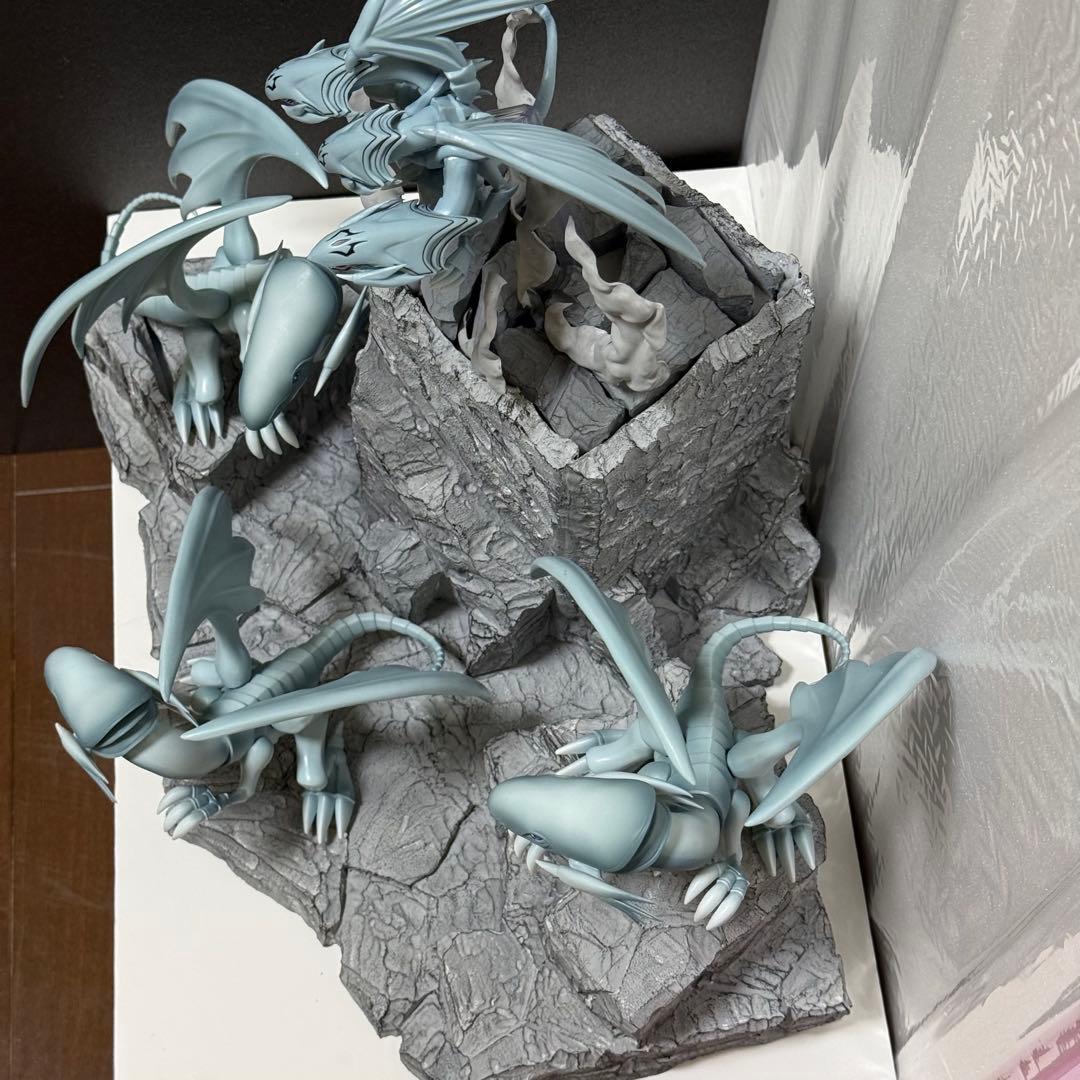 値下交渉OK ジオラマ　ブルーアイズホワイトドラゴン　遊戯王　フィギュア　セット